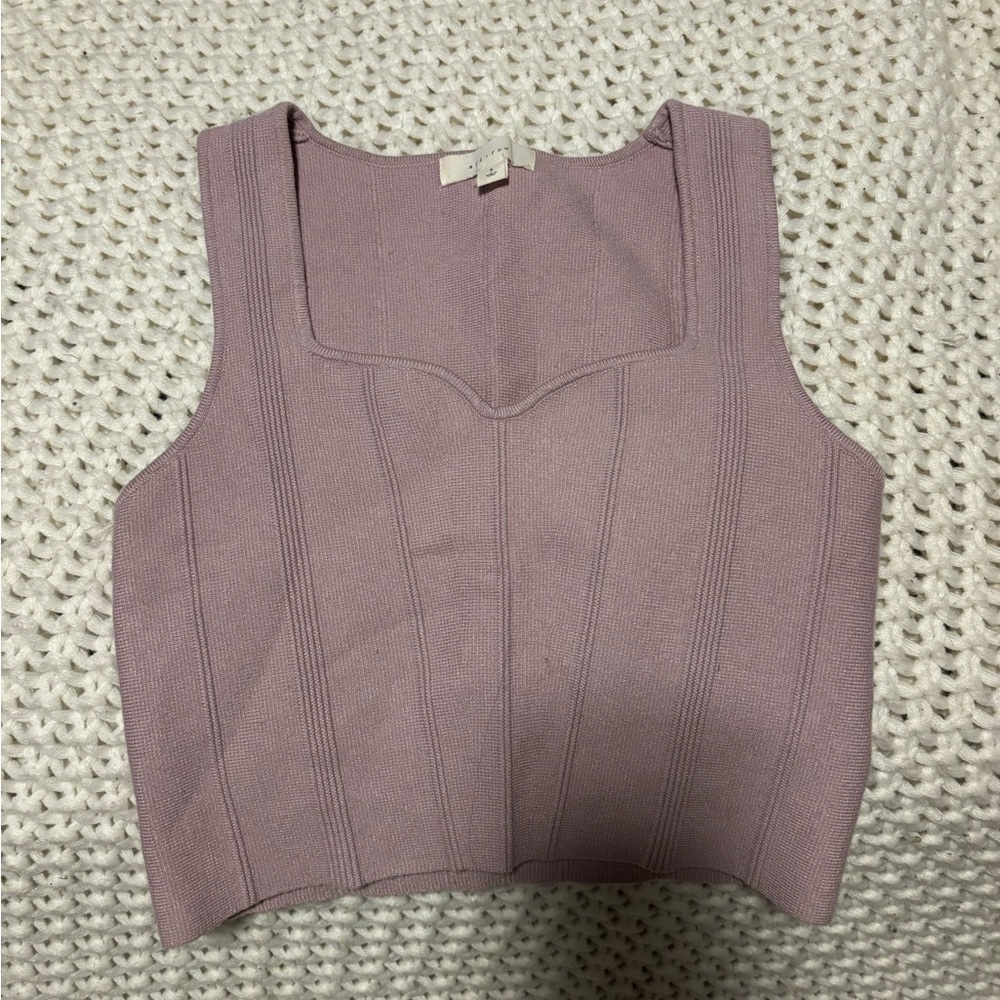 Chic Purple Crop Top with Flattering Fit